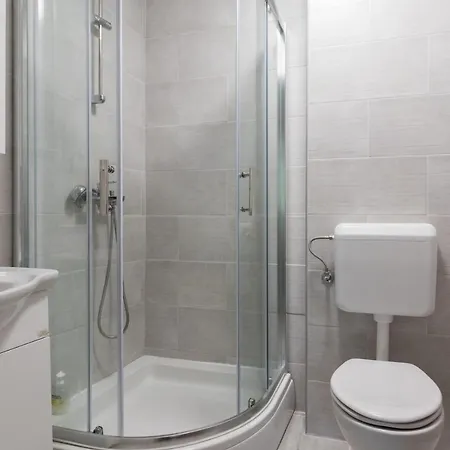Batala Garden - One Bedroom With Patio And Garden View アパート